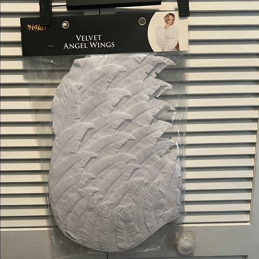 #1510** Spirit Velvet Angel Wings - White